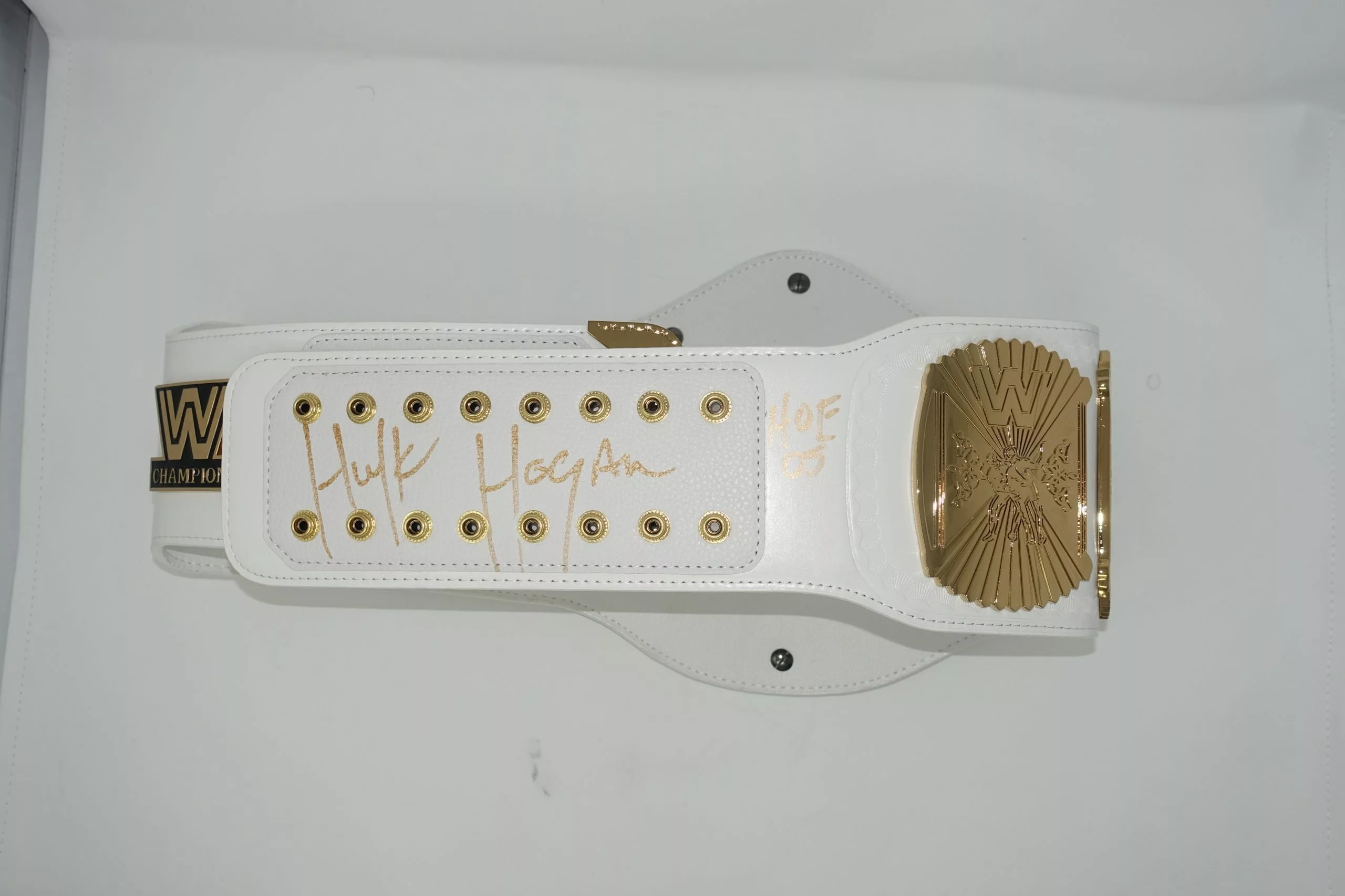 Hogan's Beach Shop Signed WWE White Winged Eagle Replica Belt W Free Signed 8x10 5 Hogan's Beach Shop Signed WWE White Winged Eagle Replica Belt W Free Signed 8x10 - Image 3