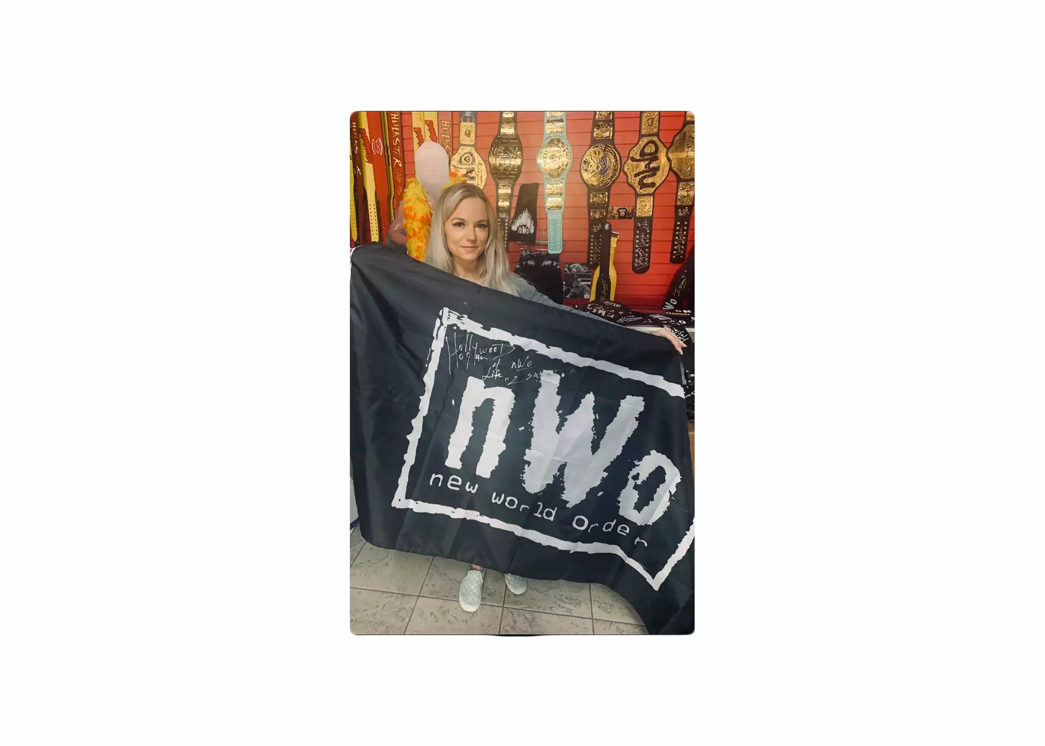 Hogan's Beach Shop Signed Nwo Flag 4 Hogan's Beach Shop Signed Nwo Flag - Image 2